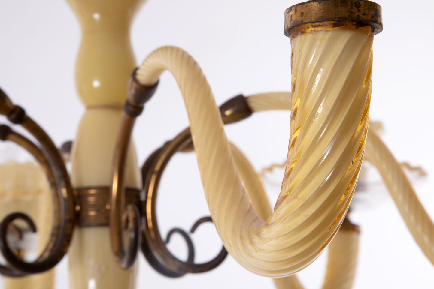 Six lights ivory Murano chandelier from the 60s