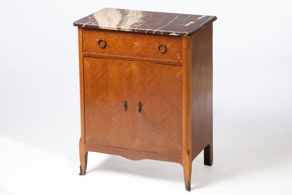 Small 19th century French chest of drawers