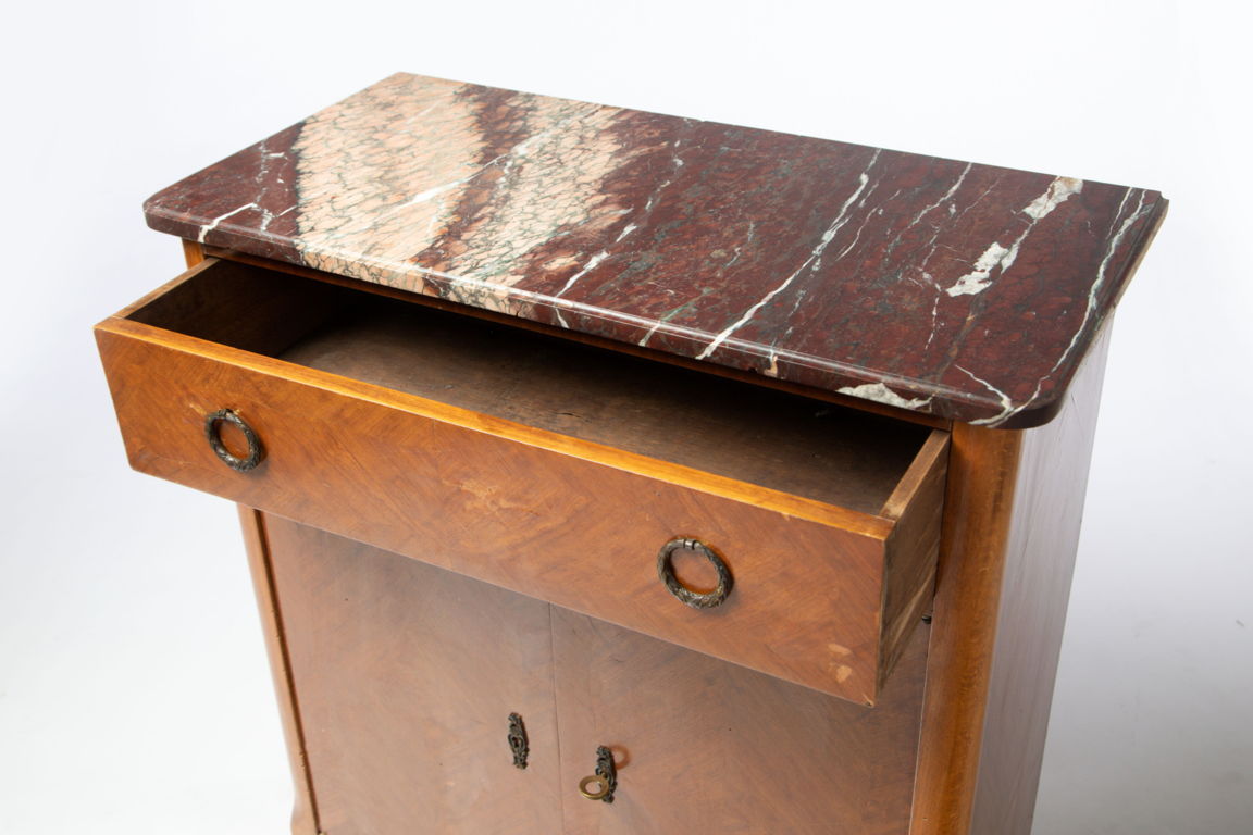 Small 19th century French chest of drawers