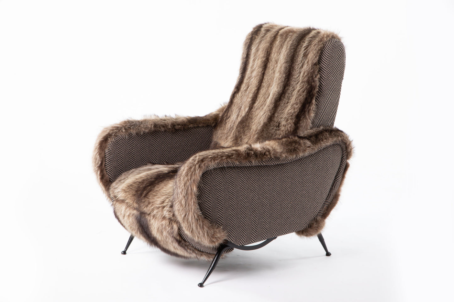 Lady armchair from the 50s in fabric and fur