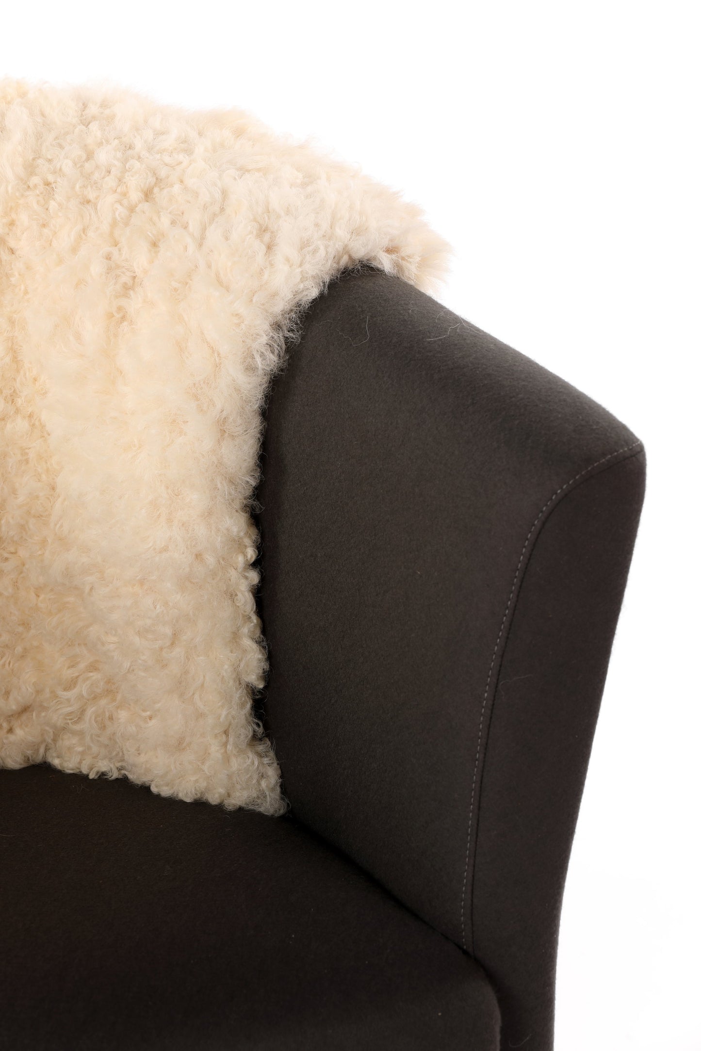 Tub armchair reinterpreted in triplef cotton and fur