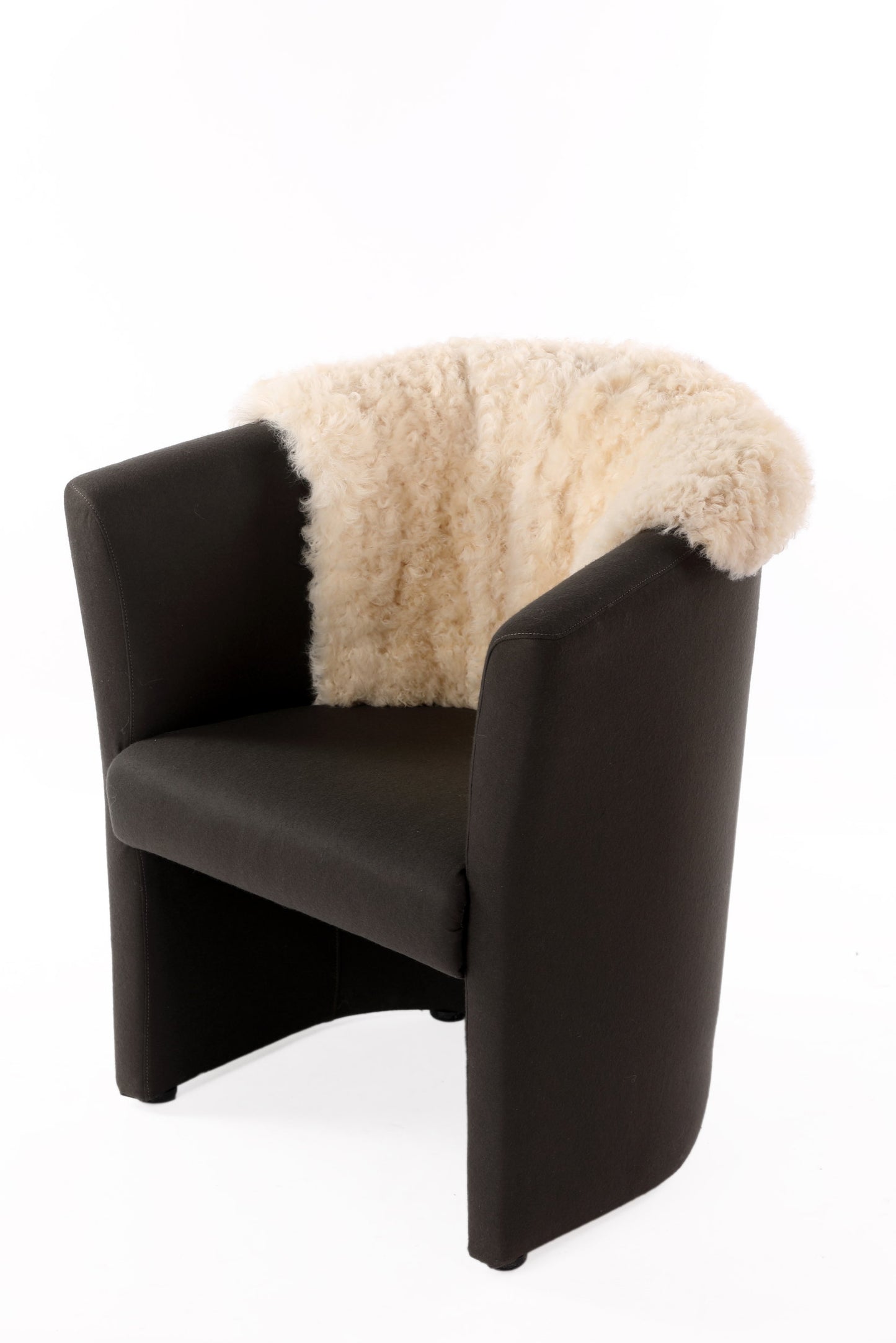 Tub armchair reinterpreted in triplef cotton and fur