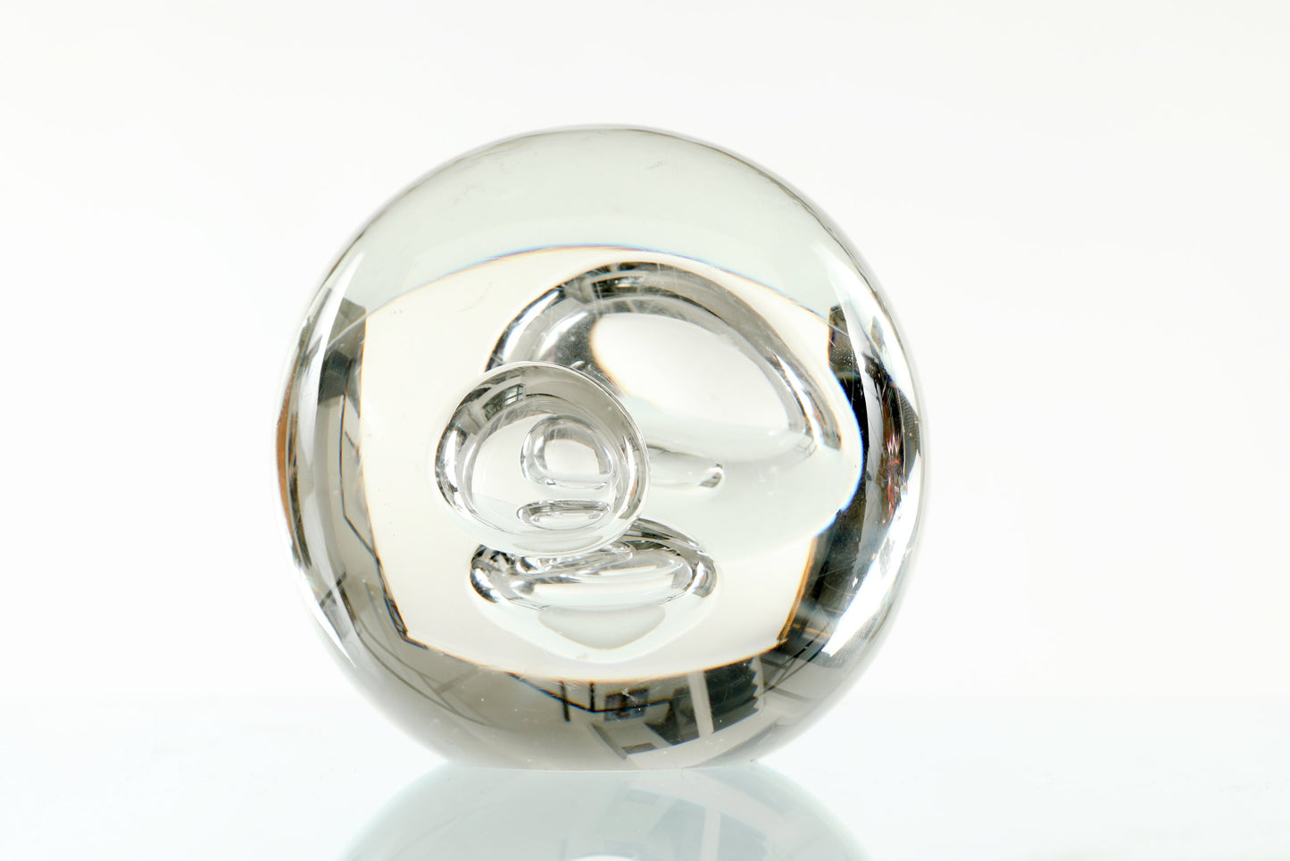 Spherical glass press paper with bubbles