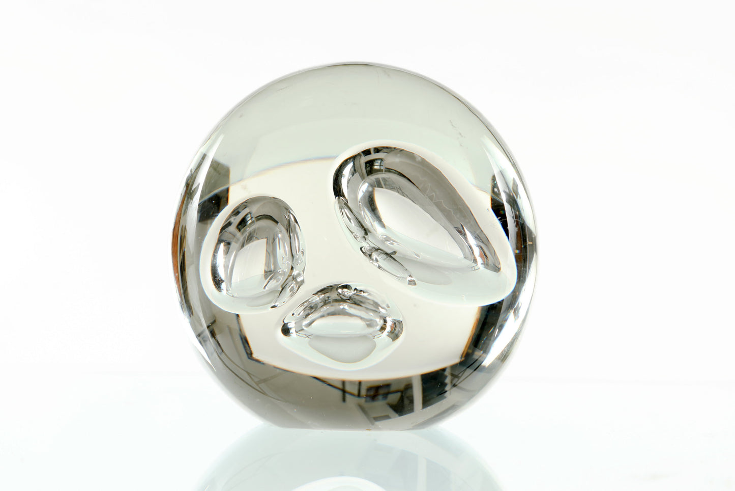 Spherical glass press paper with bubbles