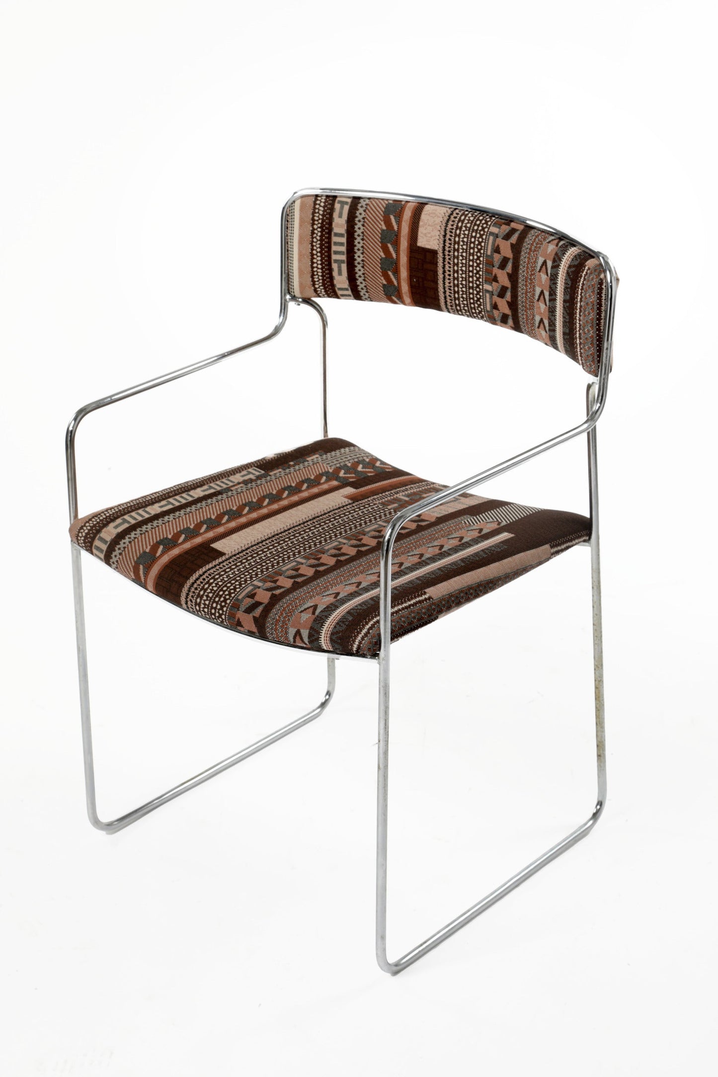 Four 70s chairs reinterpreted by trip le f