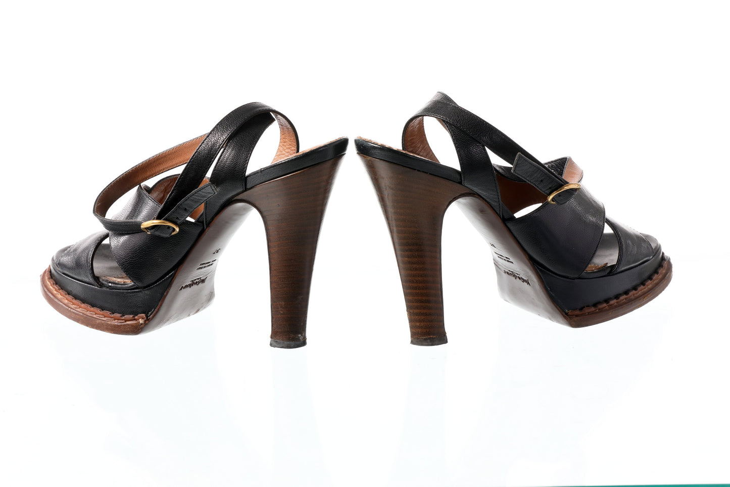 Yves Saint Laurent sandal in black leather