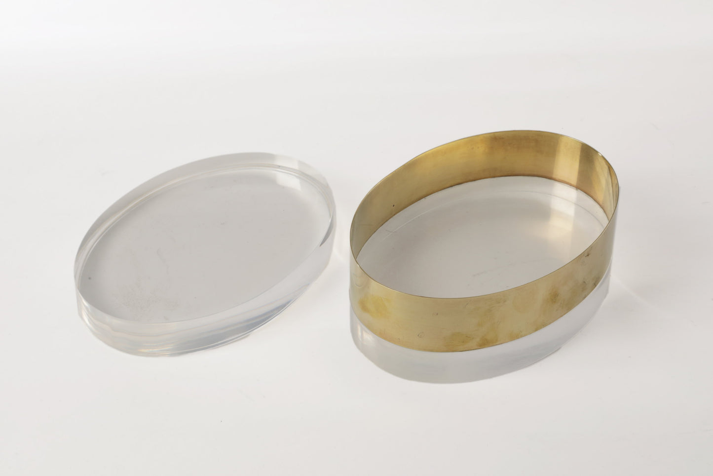 Scatola ovale plexiglass fascia ottone anni 70