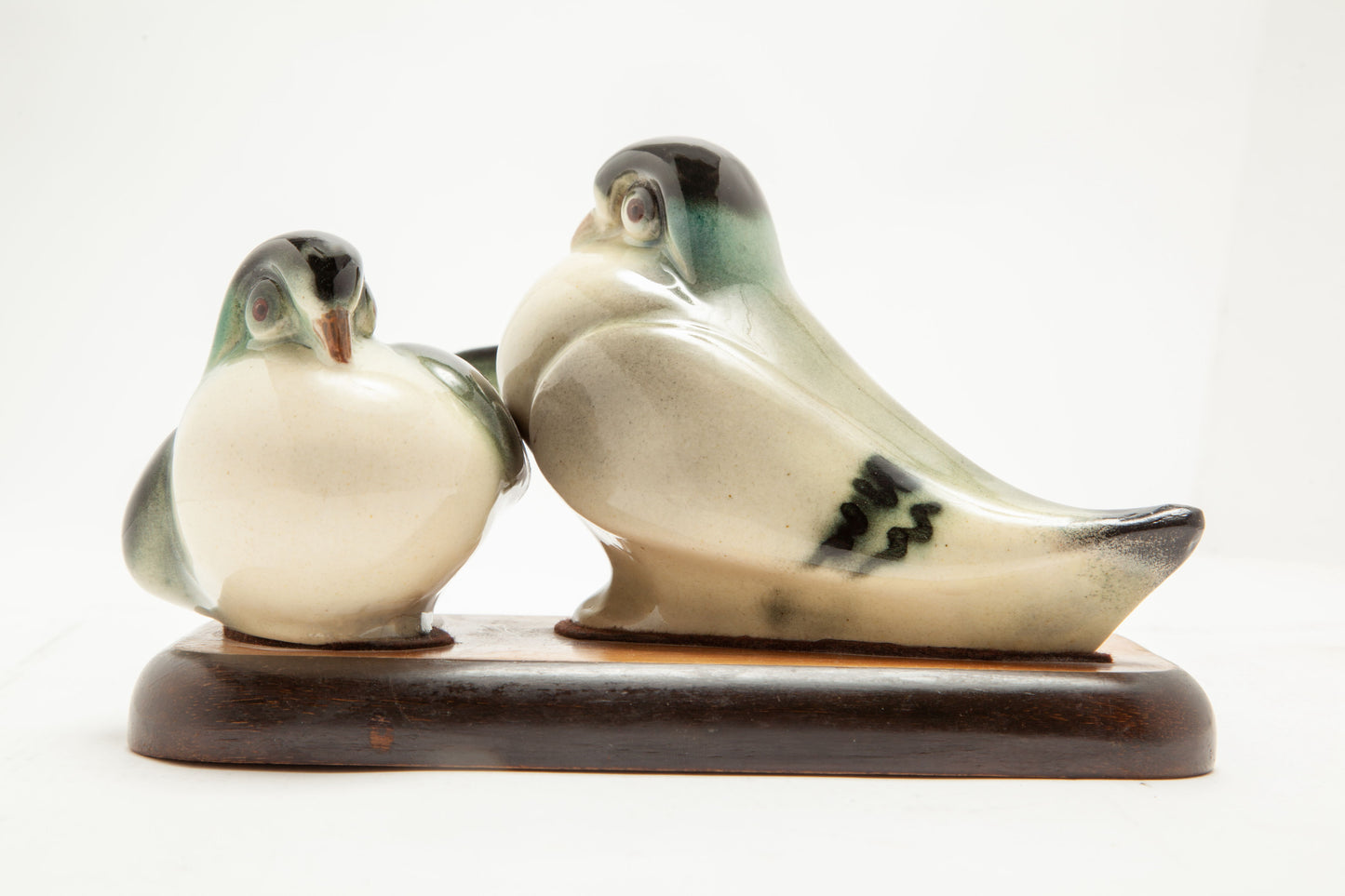 Ceramic pigeon sculpture from the 1930s Fedeli