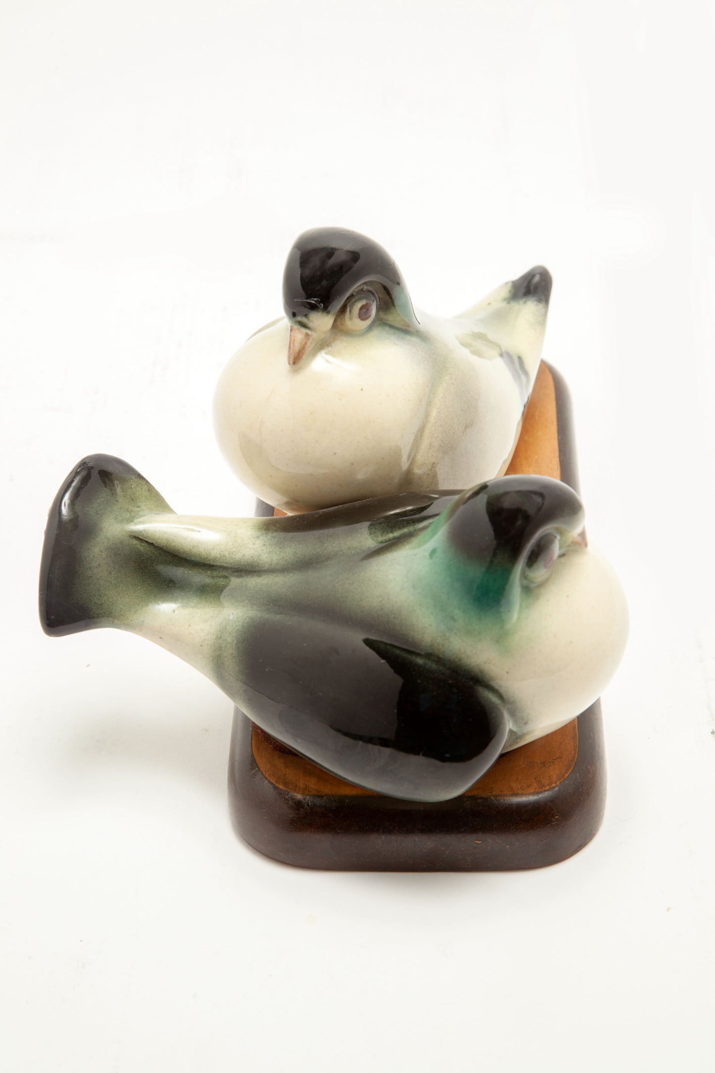 Ceramic pigeon sculpture from the 1930s Fedeli