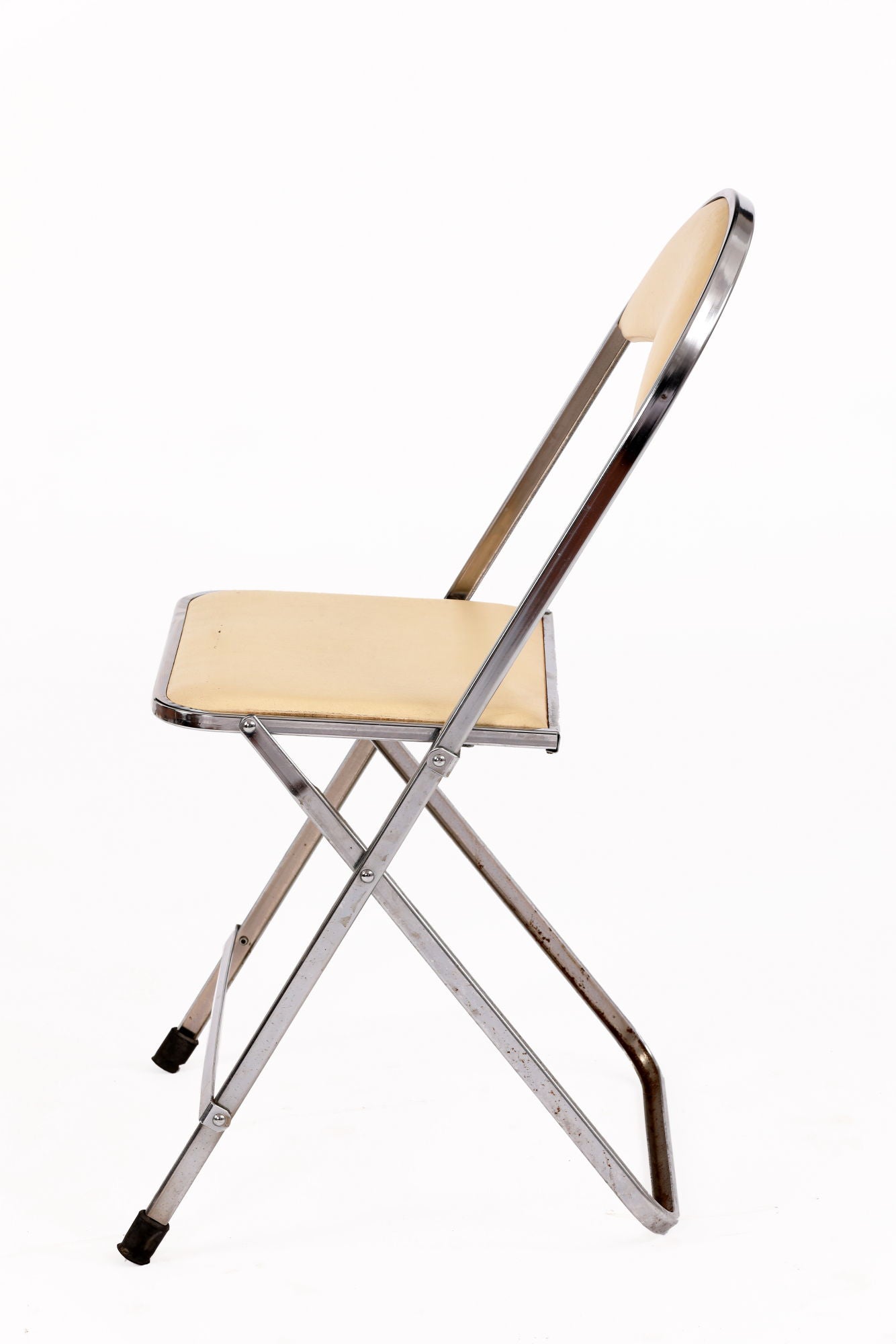 Six 70s steel and leather folding chairs