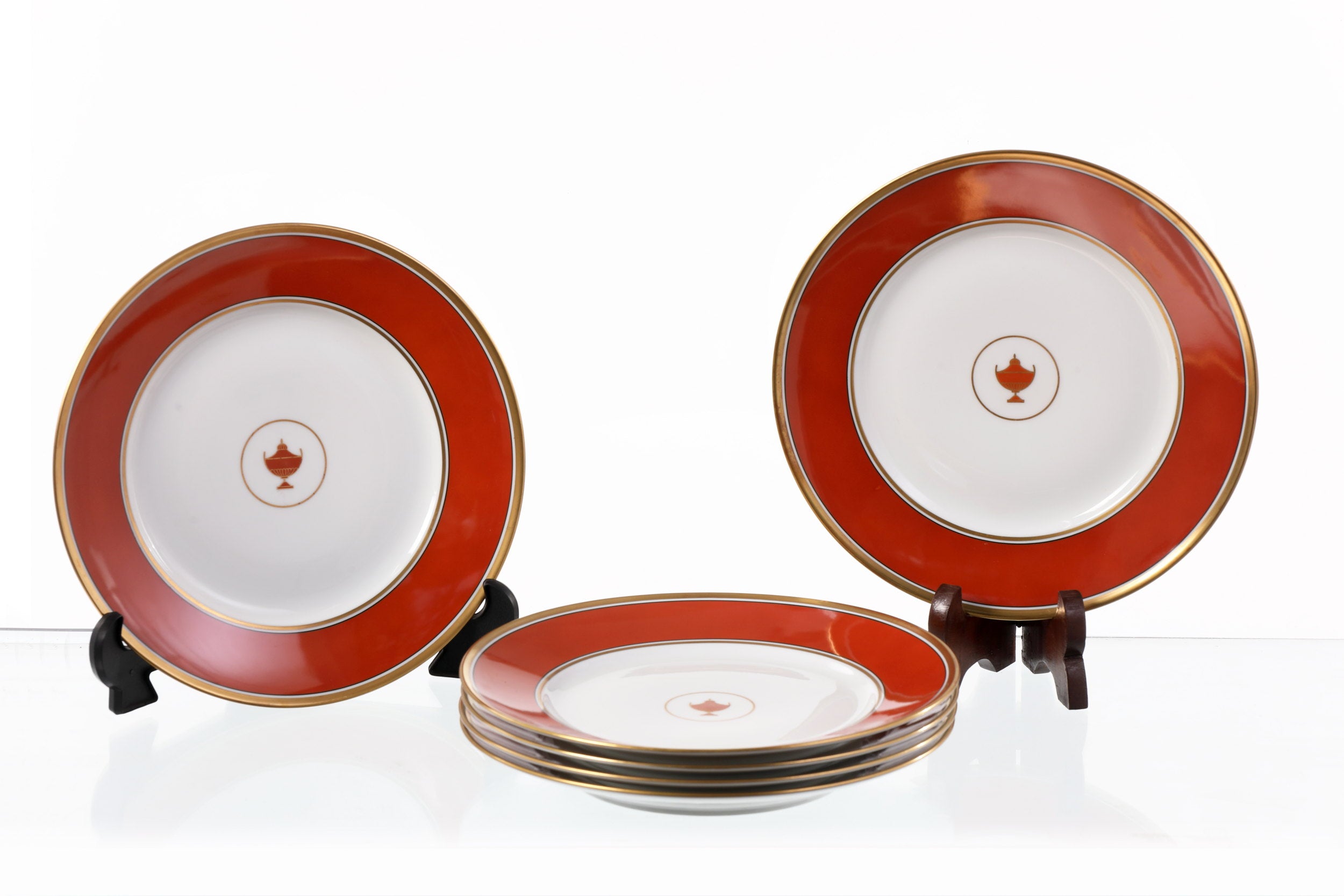 Six Richard Ginori plates, Impero Contessa Rosso model