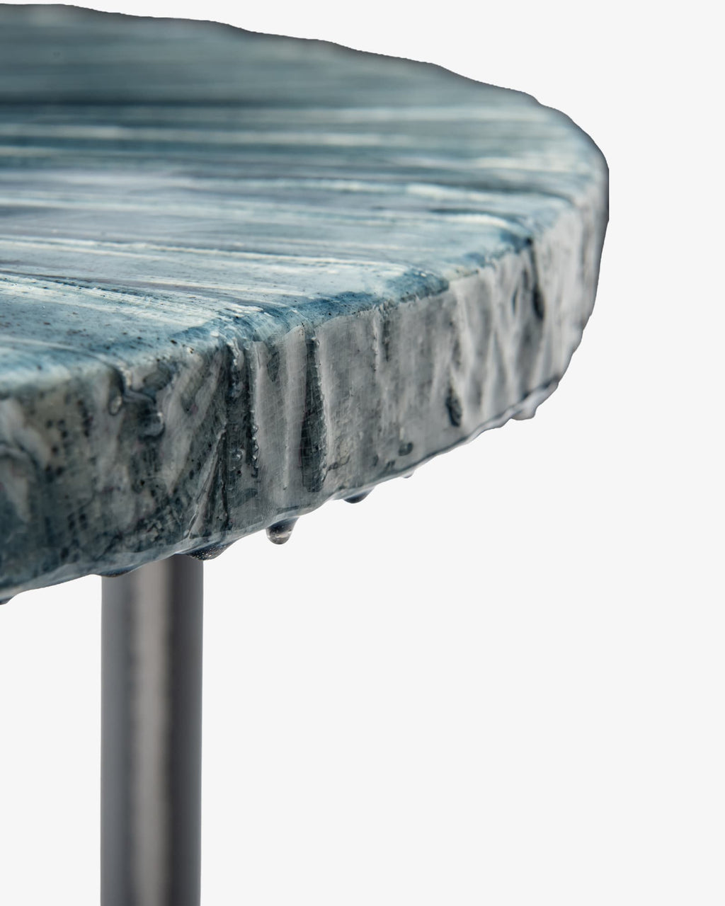 Small comma with Blue Omega reliefs - Livia Rebecchini Interiors for COALAN Art Designers
