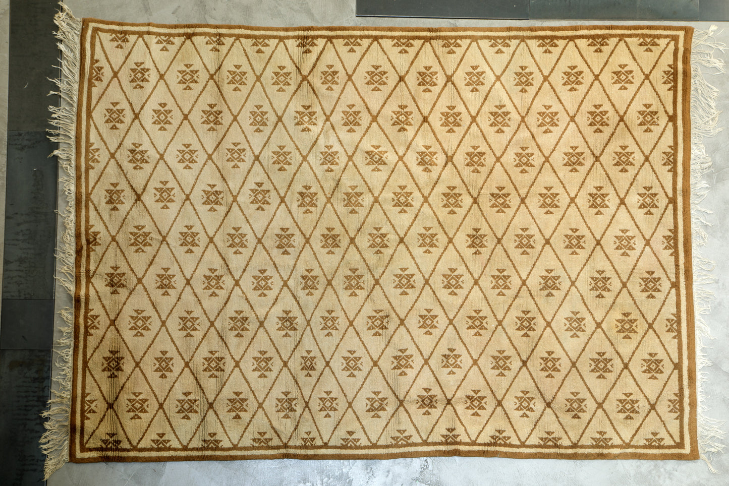 Beige moroccan wool carpet