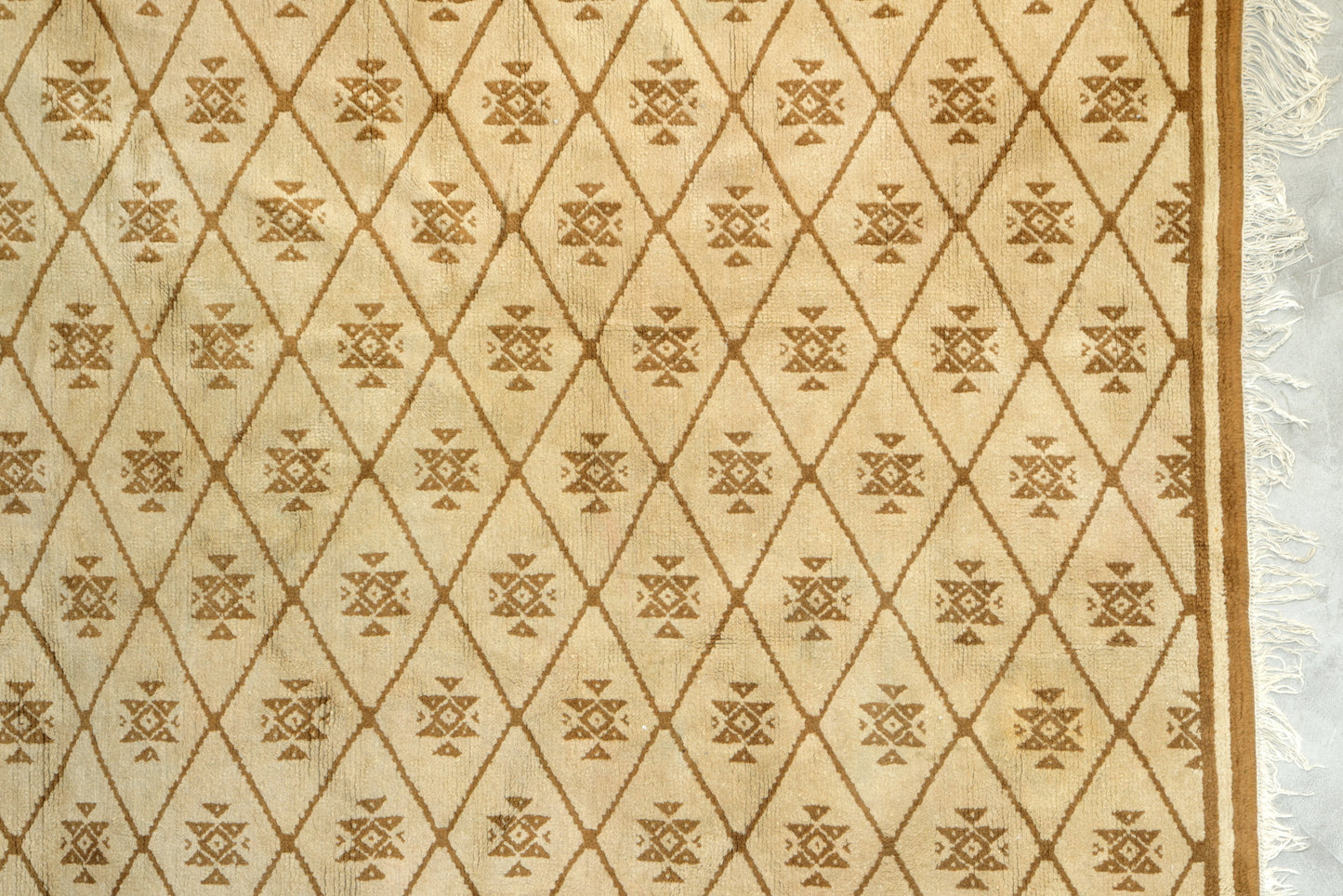 Beige moroccan wool carpet