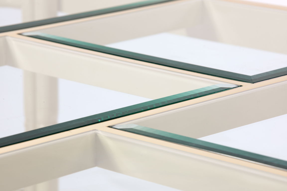 Table from the 70s in lacquered wood