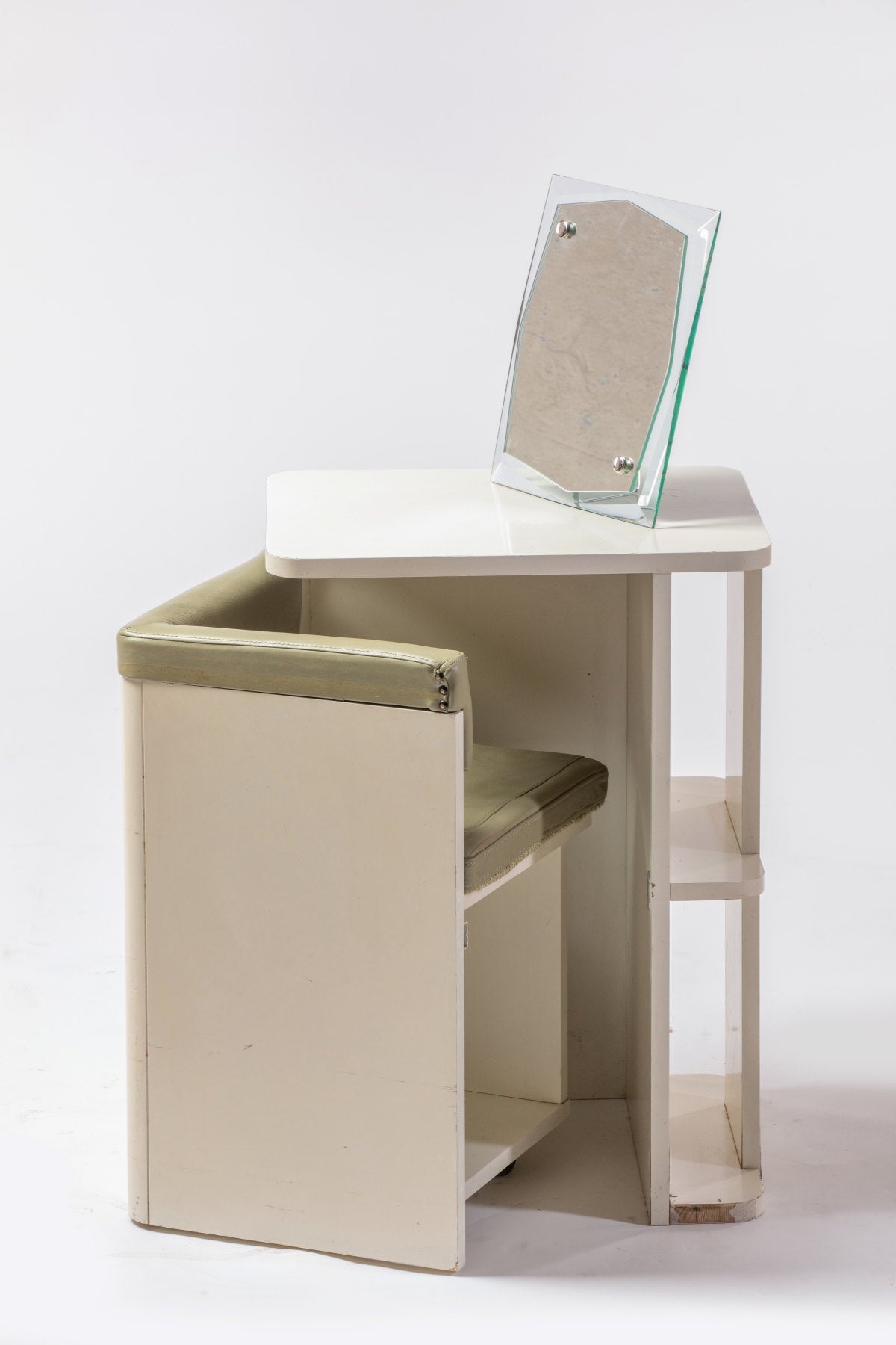70's dressing table